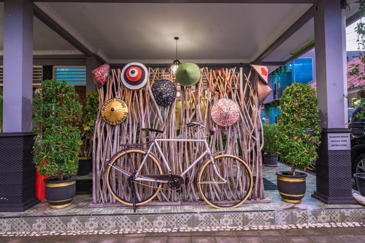 Metro Malioboro Living Hotel Yogyakarta Exterior photo
