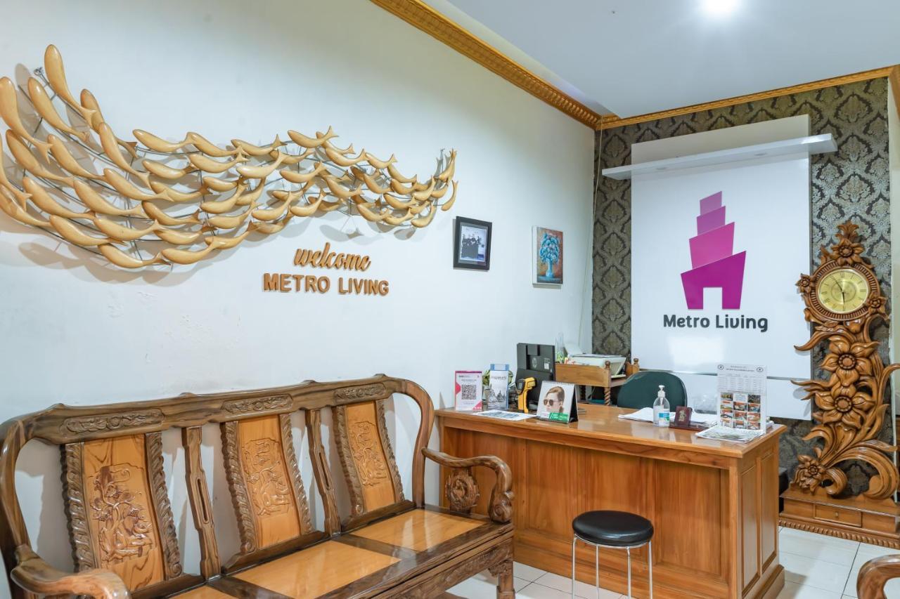 Metro Malioboro Living Hotel Yogyakarta Exterior photo