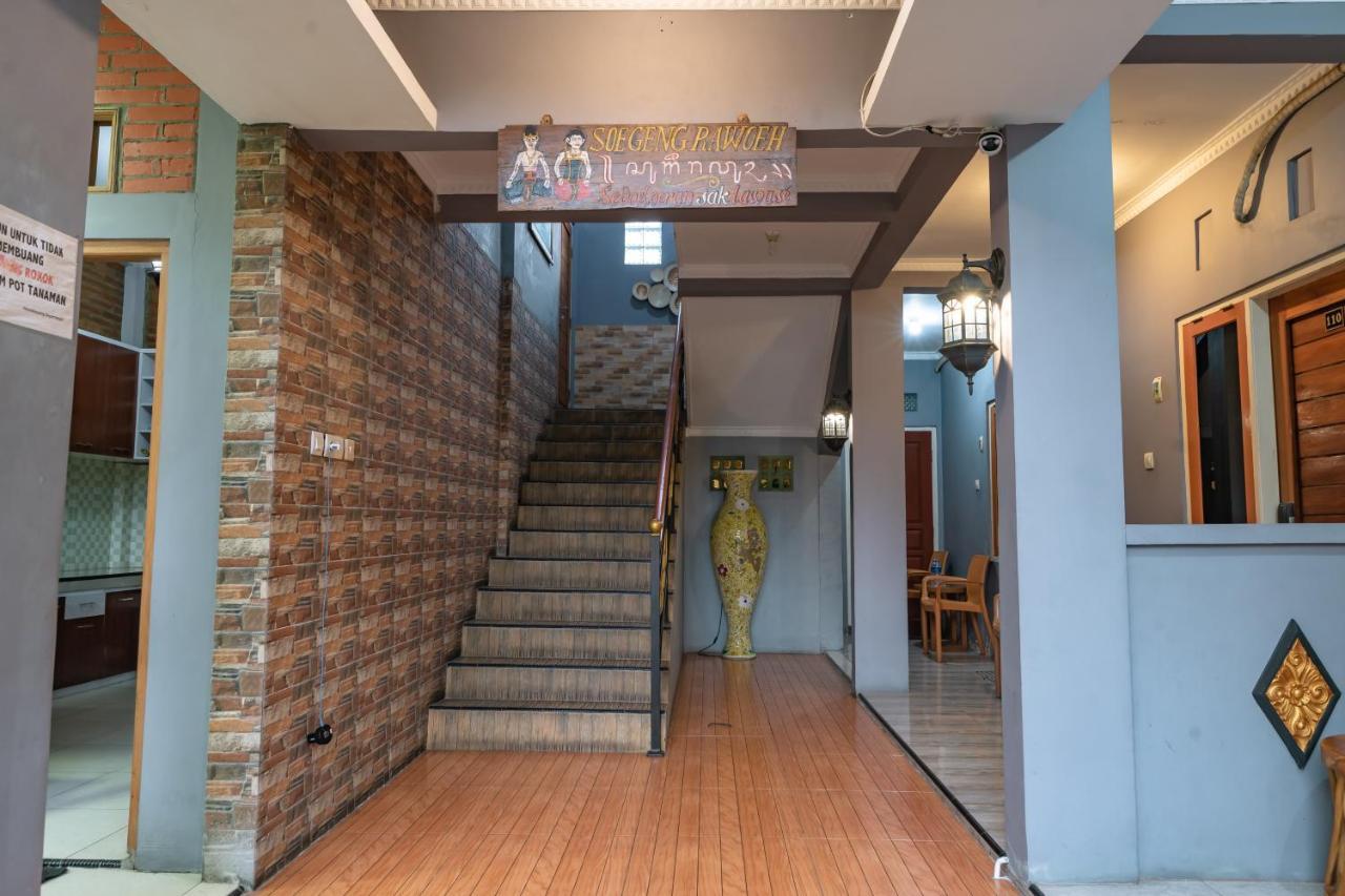 Metro Malioboro Living Hotel Yogyakarta Exterior photo