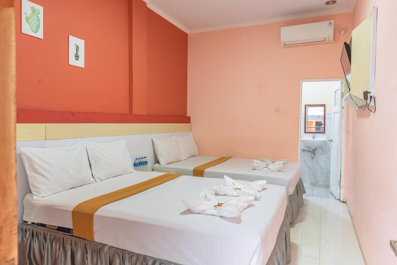 Metro Malioboro Living Hotel Yogyakarta Exterior photo