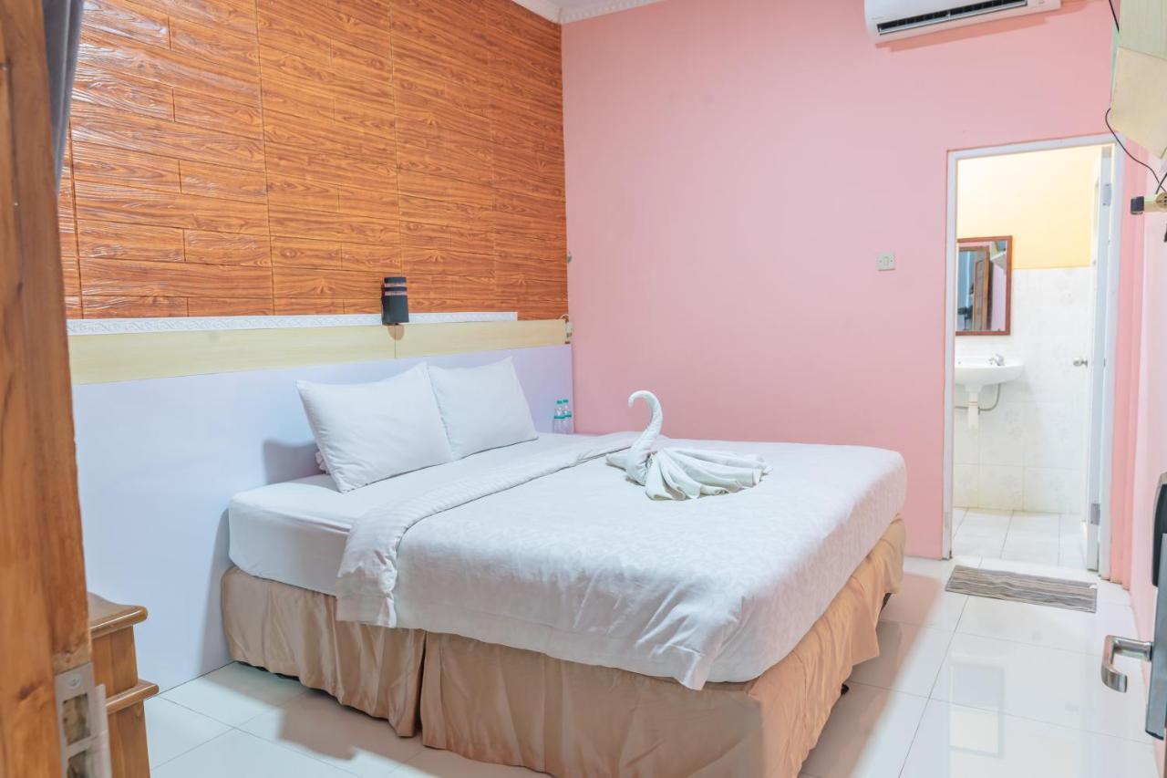 Metro Malioboro Living Hotel Yogyakarta Exterior photo