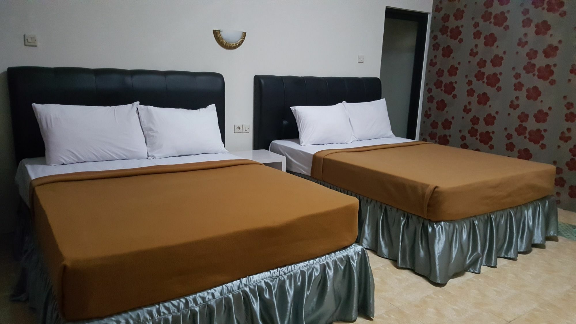 Metro Malioboro Living Hotel Yogyakarta Exterior photo